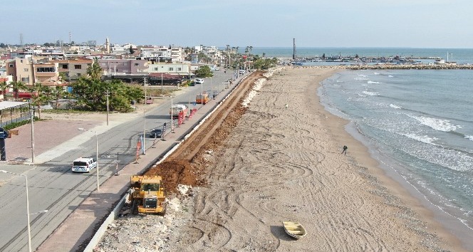 Karaduvar sahilinde iyileştirme çalışmaları devam ediyor