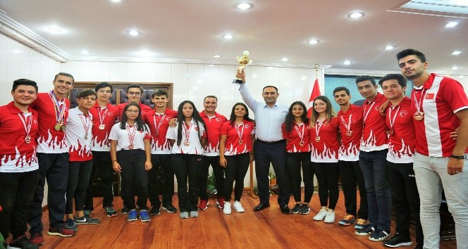 Toroslar Belediyesi Bocce Takımı Sezonu Şampiyon Kapattı