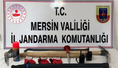 DEFİNE ARAYAN ŞAHISLAR JANDARMAYA YAKALANDI