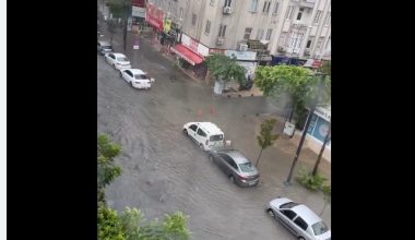 Mersin’de yaz yağmuru hayatı olumsuz etkiledi